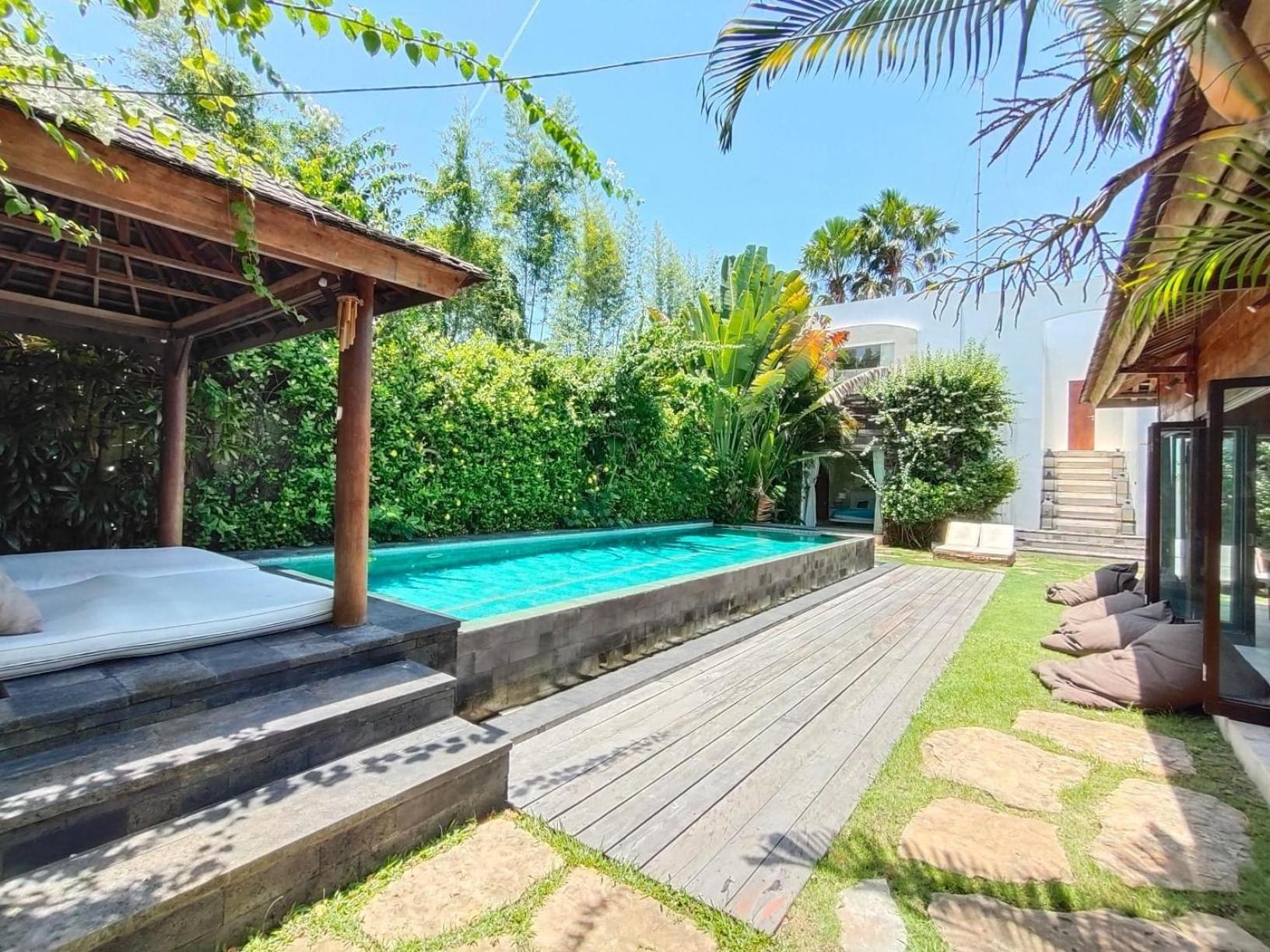 Elegant Villa Casabianca - Tropical Pool & Garden, Near Potato Head Beach Club! Seminyak Eksteriør billede