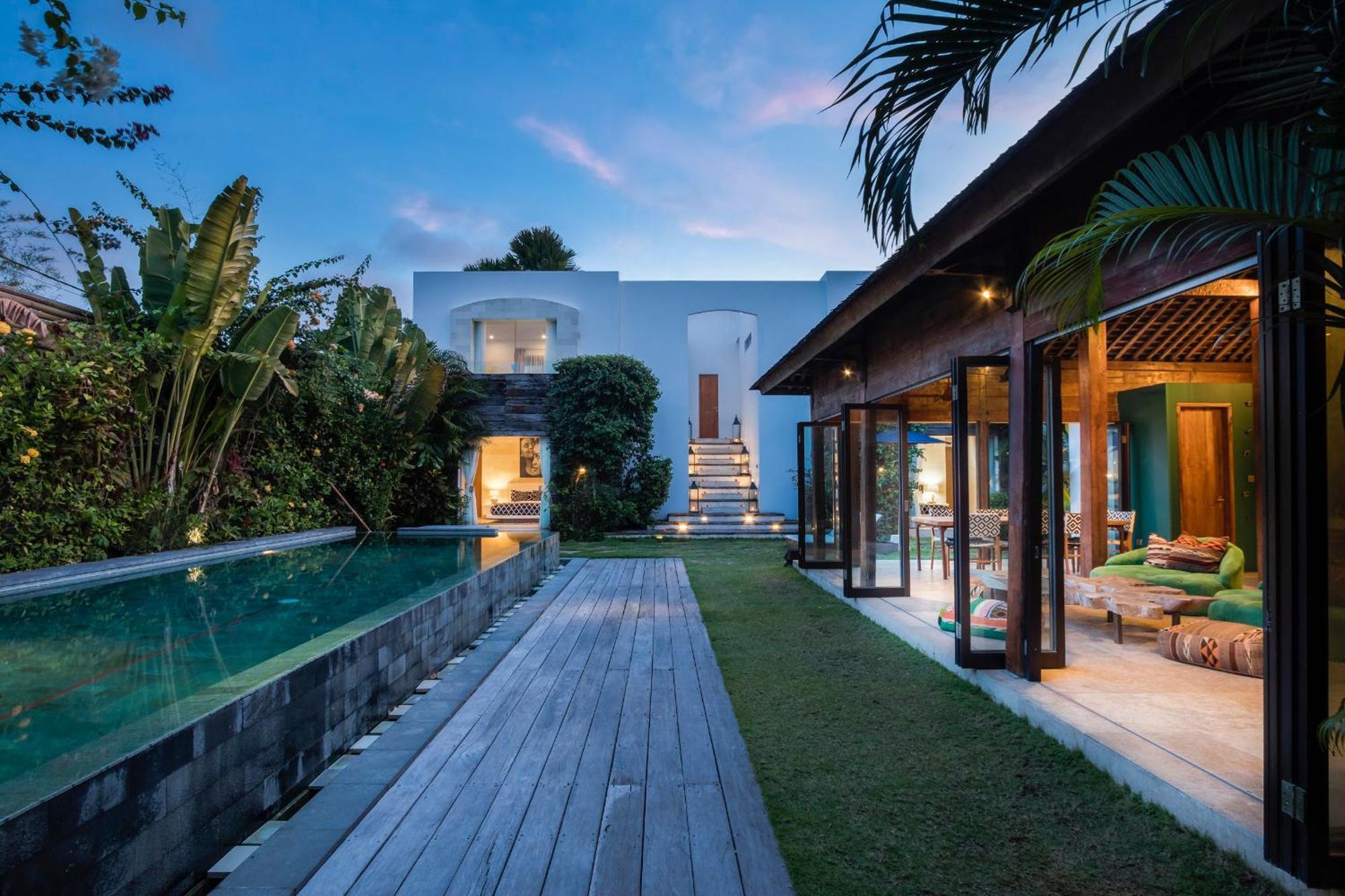 Elegant Villa Casabianca - Tropical Pool & Garden, Near Potato Head Beach Club! Seminyak Eksteriør billede
