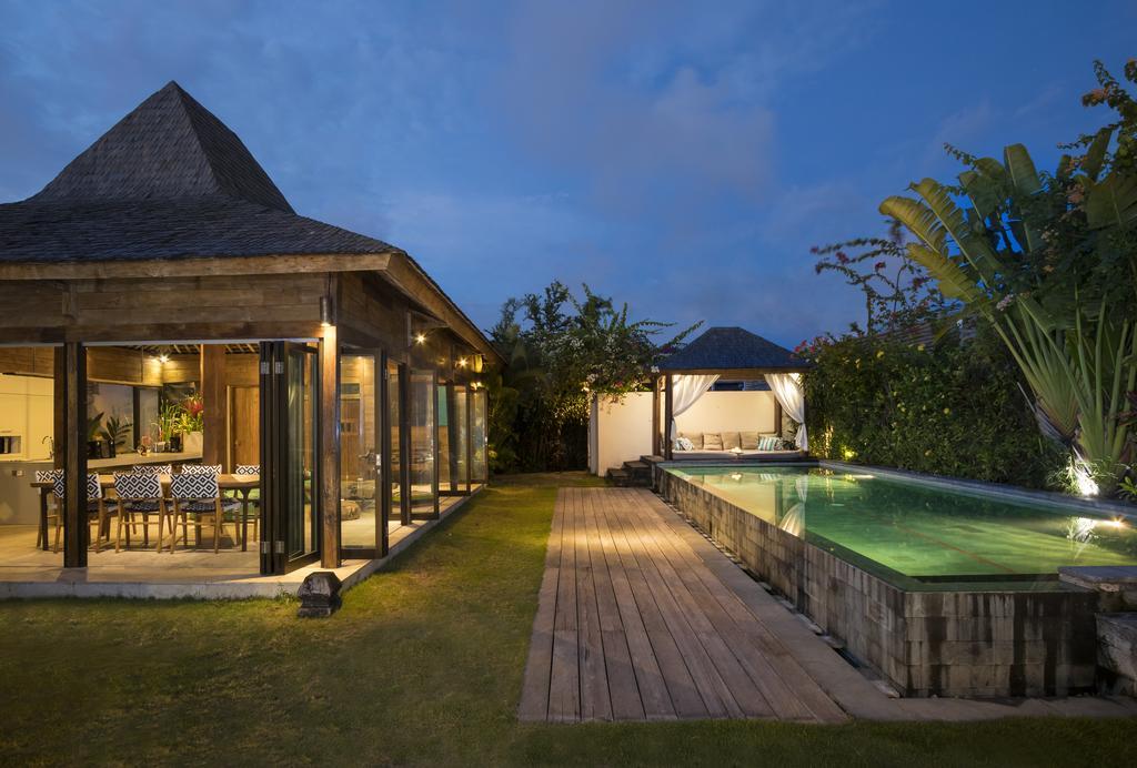 Elegant Villa Casabianca - Tropical Pool & Garden, Near Potato Head Beach Club! Seminyak Eksteriør billede